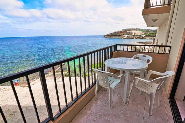 Marsalforn Seaview Apartment In A Quiet Area Qbajjar Екстер'єр фото