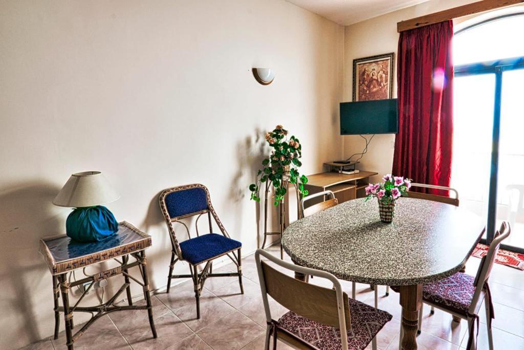 Marsalforn Seaview Apartment In A Quiet Area Qbajjar Екстер'єр фото